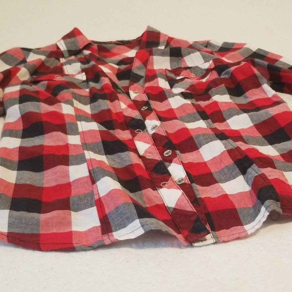 🌶 Plaid Button up Shirt - Picture 2 of 4